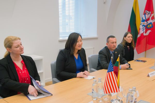  Viceministras V. Umbrasas susitiko su JAV  gynybos departamento atstove