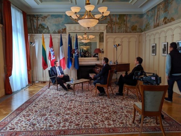  Viceministras Prancūzijoje aptarė kibernetinius klausimus