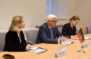  Krašto apsaugos viceministras V. Umbrasas: „Lietuva  džiaugiasi Šiaurės Makedonijos siekiu tapti visateise NATO ir Europos Sąjungos nare“