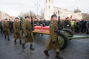  Krašto apsaugos ministerijos ir kariuomenės vadovybė, kariai dalyvavo nužudytų 1863–1864 m. sukilimo vadų ir dalyvių valstybinių laidotuvių ceremonijoje lapkričio 22 dieną