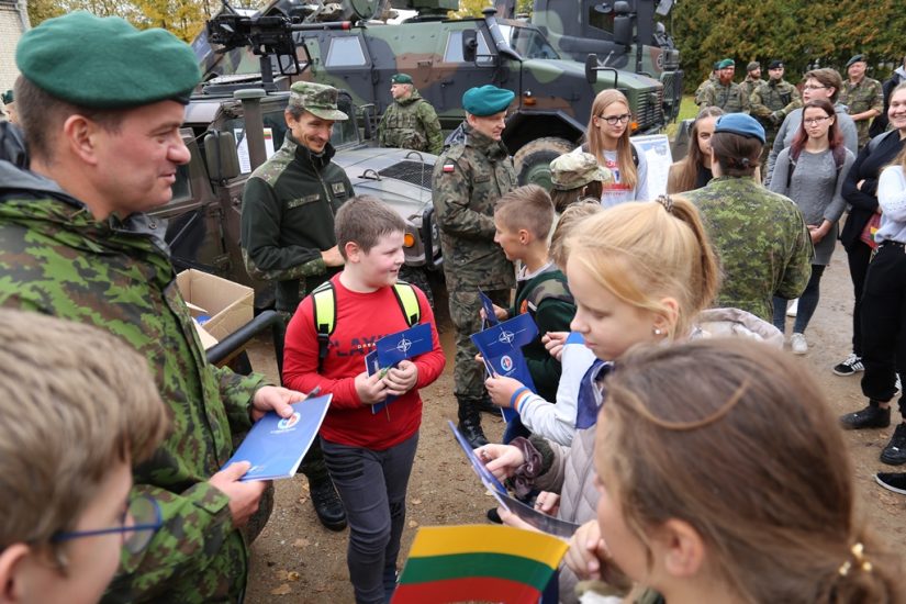 Renginių ciklas „NATO diena regionuose“ tęsiasi – NATO sąjungininkai  kviečia į susitikimą Kėdainiuose