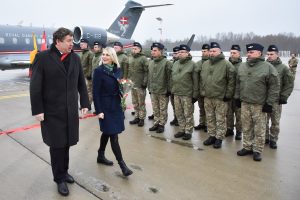  Lietuvos ir Danijos gynybos ministrai Šiauliuose pabrėžė dvišalio stiprinimo svarbą