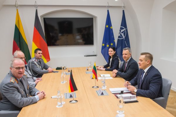  Krašto apsaugos viceministras E. Misiūnas aptarė bendradarbiavimą su Vokietijos kariuomenės vadu