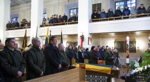  Krašto apsaugos ministerijos ir kariuomenės vadovybė, kariai pagerbė Lietuvos partizano atminimą