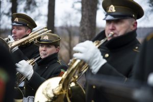  Krašto apsaugos ministerijos ir kariuomenės vadovybė, kariai pagerbė Lietuvos partizano atminimą