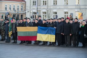 Minint Lietuvos vėliavos dieną Gedimino pilies bokšte iškelta trispalvė