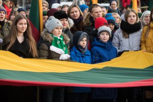  Minint Lietuvos vėliavos dieną Gedimino pilies bokšte iškelta trispalvė
