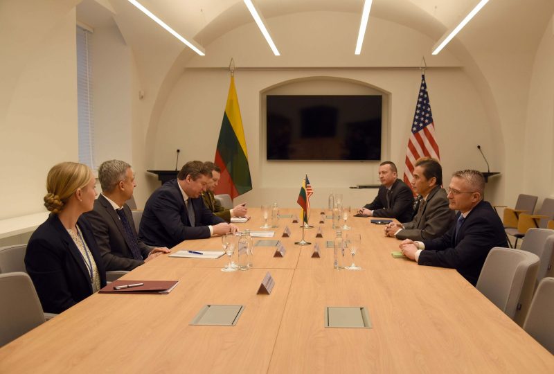 Krašto apsaugos ministras R. Karoblis  su JAV gynybos sekretoriaus pavaduotoju  V. G. Mercado aptarė bendradarbiavimą gynybos srityje