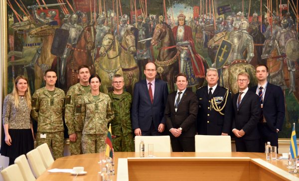  Aptarti Lietuvos ir Švedijos kariuomenių įsigijimai