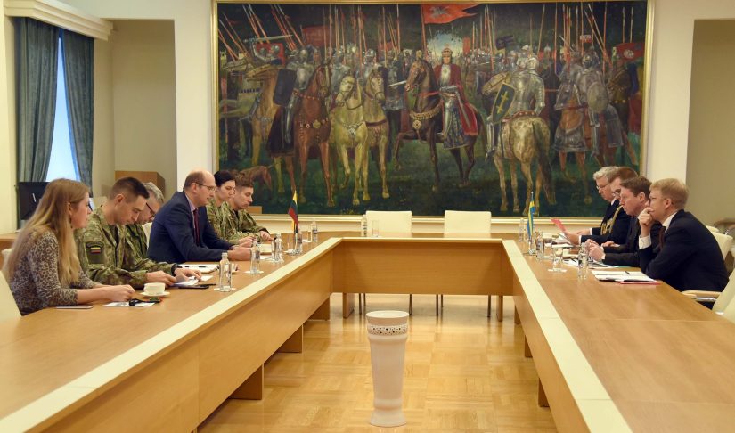 Aptarti Lietuvos ir Švedijos kariuomenių įsigijimai