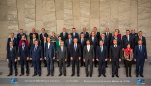  NATO gynybos ministrai sutarė dėl misijos Irake tęsimo