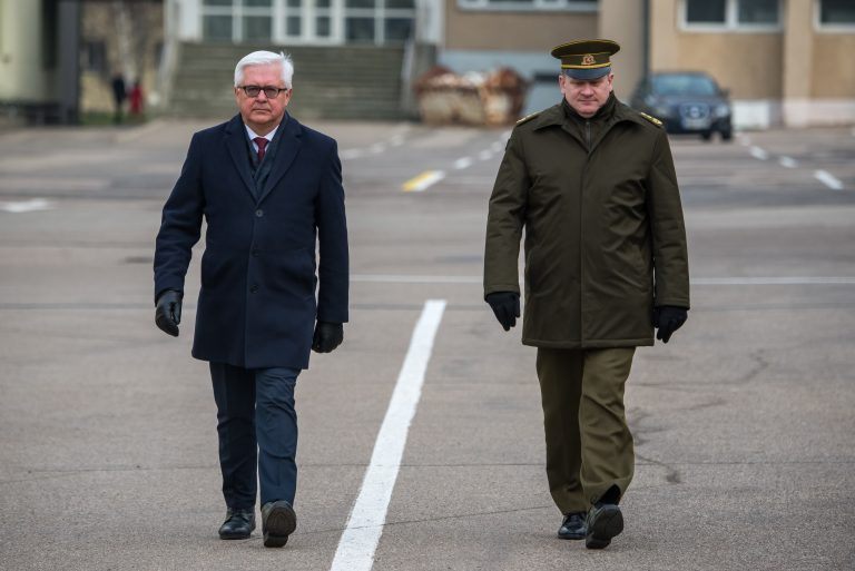  Švęsdami Lietuvos valstybės atkūrimo dieną Karo akademijoje prisiekė jaunesniųjų karininkų vadų mokymų klausytojai