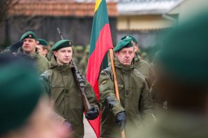  Švęsdami Lietuvos valstybės atkūrimo dieną Karo akademijoje prisiekė jaunesniųjų karininkų vadų mokymų klausytojai