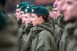  Švęsdami Lietuvos valstybės atkūrimo dieną Karo akademijoje prisiekė jaunesniųjų karininkų vadų mokymų klausytojai