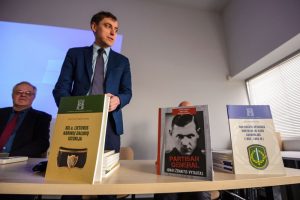  Knygų mugės lankytojams pristatyta pirmoji knyga apie partizanų vadą Joną Žemaitį-Vytautą