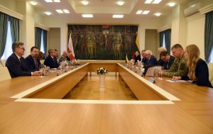  Krašto apsaugos viceministras V. Umbrasas su Lenkijos valstybės sekretoriumi aptarė saugumą regione