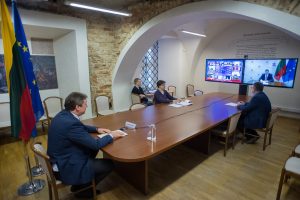  R. Karoblis ES gynybos ministrams: „Negalime leisti, kad koronaviruso krizė pakenktų ilgalaikiams gynybos tikslams“