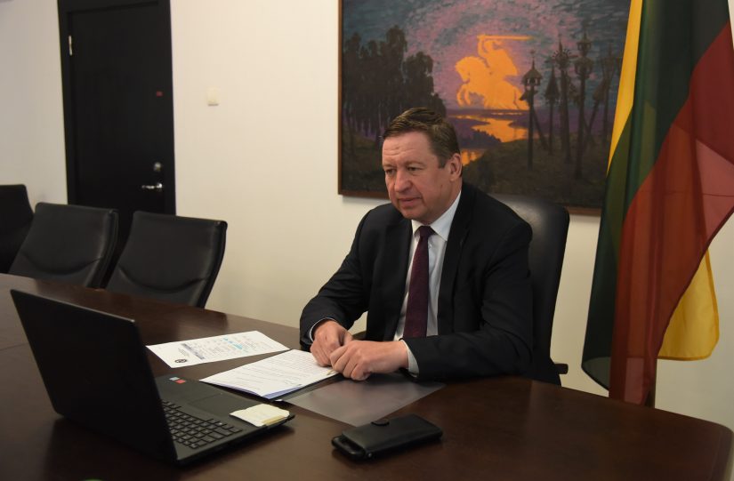 Minister of National Defence remotely conveyed congratulations to civilian and military students of the Baltic Defence College