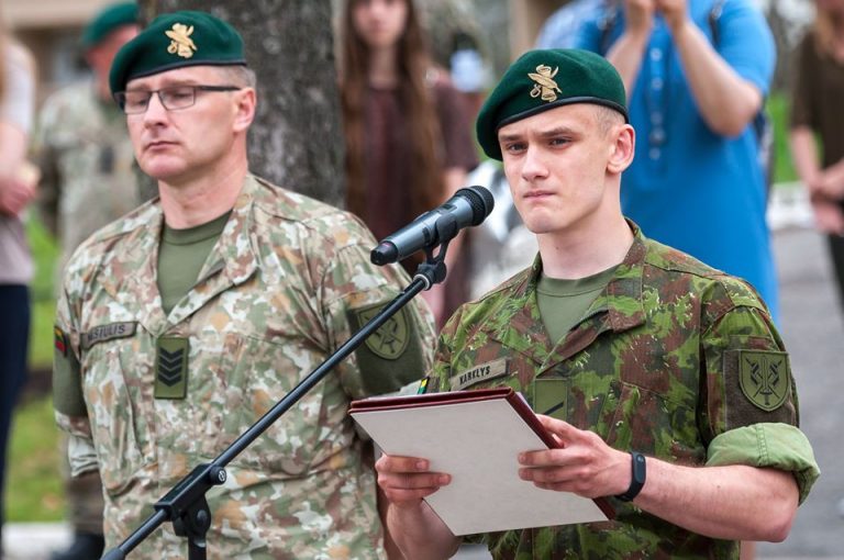 Mokomojo būrio karių tikslas – studijos Karo akademijoje