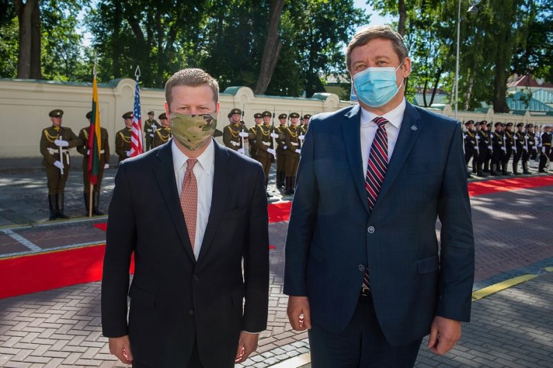 Krašto apsaugos ministras R. Karoblis: „JAV pajėgos Lietuvoje yra itin reikšmingas atgrasymo veiksnys, prisidedantis  prie NATO vykdomų pastangų Baltijos regione“