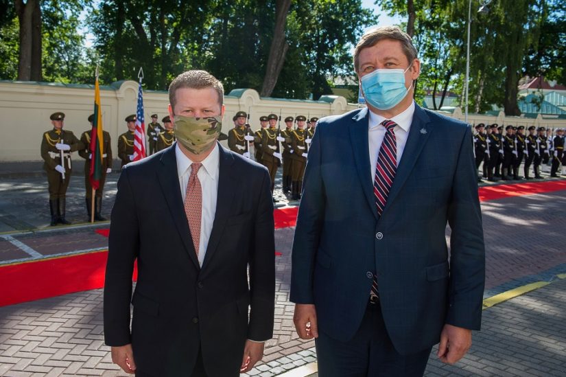Krašto apsaugos ministras R. Karoblis: „JAV pajėgos Lietuvoje yra itin reikšmingas atgrasymo veiksnys, prisidedantis  prie NATO vykdomų pastangų Baltijos regione“