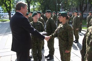  Aukštųjų mokyklų studentams suteiktas atsargos leitenanto laipsnis