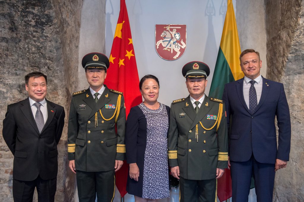 Akredituotas naujasis Kinijos gynybos atašė Lietuvai