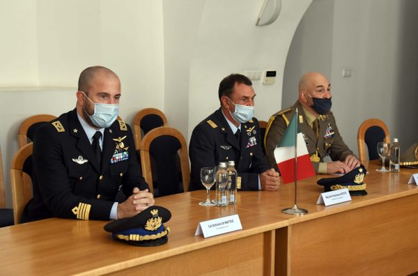  Krašto apsaugos viceministras E. Misiūnas susitiko su Italijos Karinių oro pajėgu vadu