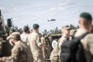 Krašto apsaugos ministras R. Karoblis: „Pratybos Pabradėje stiprina brigados „Žemaitija“ pajėgumus ir sąveiką su JAV sąjungininkais“