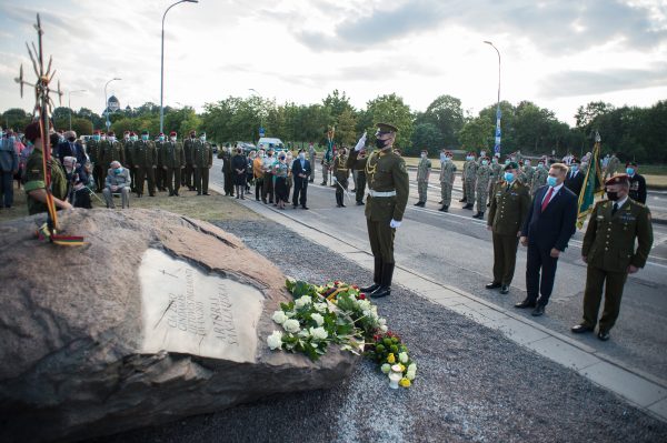  Pagerbtas žuvusio kario savanorio, LR Atkuriamojo Seimo gynėjo A. Sakalausko atminimas