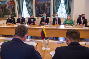  Ministras R. Karoblis: „ JAV yra svarbiausia mūsų transatlantinė partnerė, todėl JAV karinis buvimas šalyje bei parama vystant pajėgumus mums yra kritiškai svarbu“