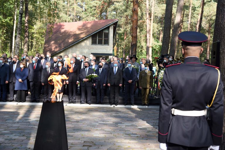  Panerių memoriale pagerbtas Lietuvos žydų genocido aukų atminimas