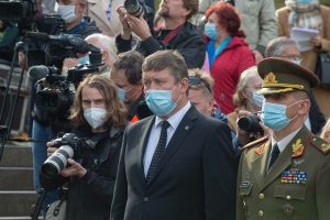  Kovojusios Lietuvos kariuomenės vadui brg. gen. A. Ramanauskui-Vanagui atidengtas antkapinis paminklas