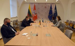  Ministras R. Karoblis susitiko su naująja Estijos ambasadore Lietuvoje K. Kaarelson