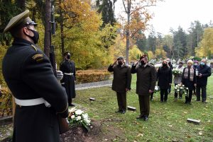  Paminėtos paskutiniojo okupacinei sovietų valdžiai aktyviai besipriešinusio Lietuvos partizano dim. vyr. ltn. Antano Kraujelio-Siaubūno laidotuvių metinės
