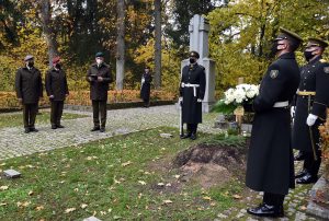  Paminėtos paskutiniojo okupacinei sovietų valdžiai aktyviai besipriešinusio Lietuvos partizano dim. vyr. ltn. Antano Kraujelio-Siaubūno laidotuvių metinės