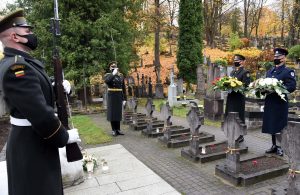  Vėlinių ceremonija, pagerbiant žuvusius Lietuvos gynėjus, nusipelniusius Lietuvai žmones