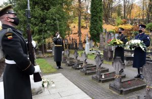  Vėlinių ceremonija, pagerbiant žuvusius Lietuvos gynėjus, nusipelniusius Lietuvai žmones