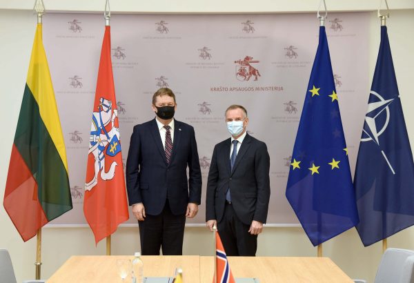  Ministras su naujuoju Norvegijos ambasadoriumi aptarė dvišalį bendradarbiavimą gynybos srityje
