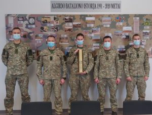  Geriausiai ryšius su visuomene mezgusiems kariams ir civiliams įteikti apdovanojimai „Jūriniai mazgai“