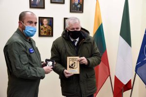  Krašto apsaugos ministras A. Anušauskas Šiauliuose susitiko su NATO oro policijos misijos kariais