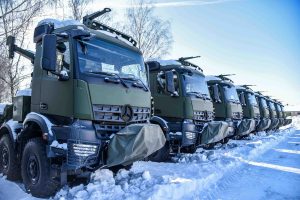  Toliau modernizuojamas ir atnaujinamas Lietuvos kariuomenės sunkvežimių parkas
