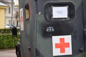  Krašto apsaugos ministras A. Anušauskas sveikina karo medikus su 30-uoju gimtadieniu