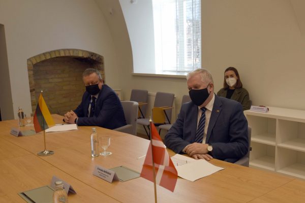  Ministras su ambasadoriumi aptarė Lietuvos ir Danijos bendradarbiavimą gynybos srityje