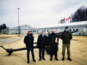  Ministras A. Anušauskas aplankė Kęstučio ir brg. gen. Motiejaus Pečiulionio batalionuose tarnaujančius šauktinius