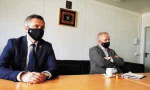  Ministras A. Anušauskas aplankė Kęstučio ir brg. gen. Motiejaus Pečiulionio batalionuose tarnaujančius šauktinius