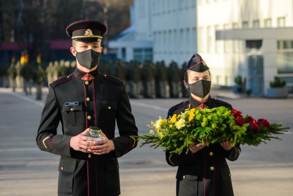  Karo akademija prisimena prieš 25-erius metus žuvusį absolventą vyr. ltn. Normundą Valterį