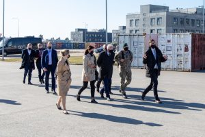  Estijoje regioninį saugumą aptaręs ministras A. Anušauskas susipažino su estiška karine infrastruktūra
