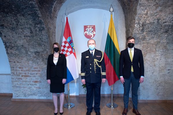  Krašto apsaugos ministerijoje atsisveikinta su tarnybą baigiančiu Kroatijos gynybos atašė