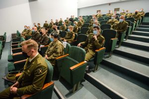  Viceministras Žilvinas Tomkus pasveikino Vytauto Didžiojo kursų absolventus